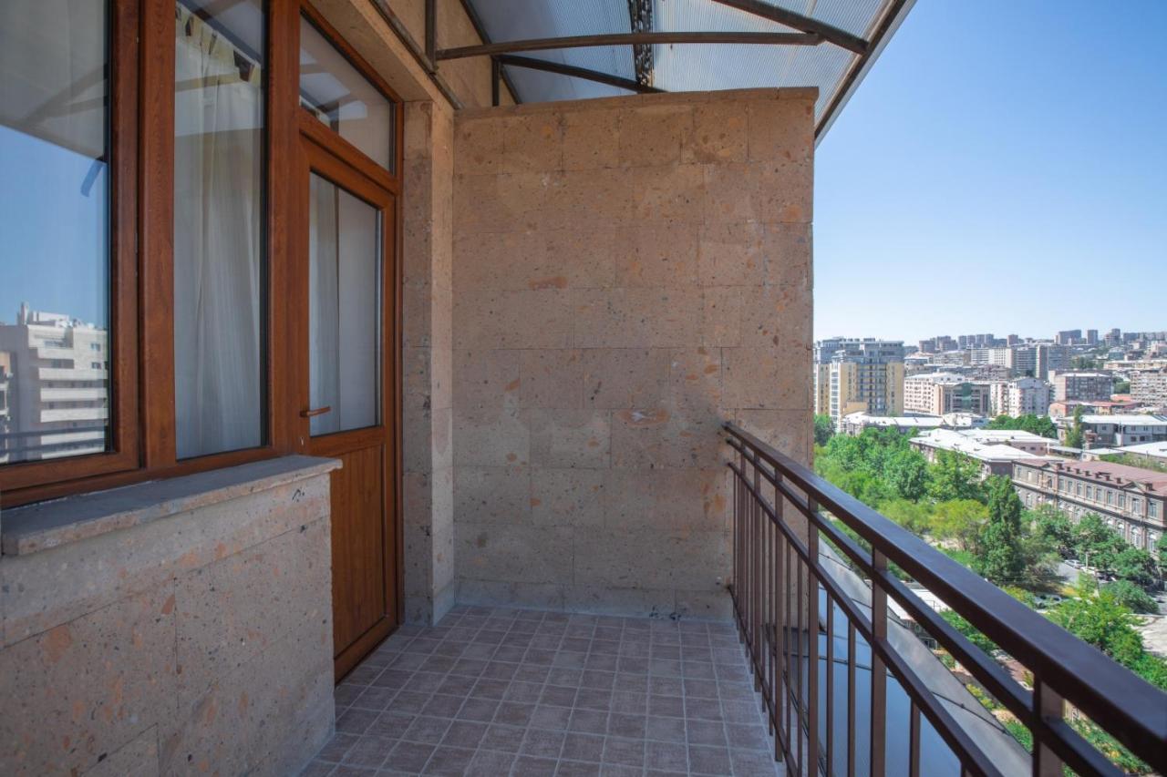 Stay Inn Apartments On Amiryan 4-6 Ереван Экстерьер фото